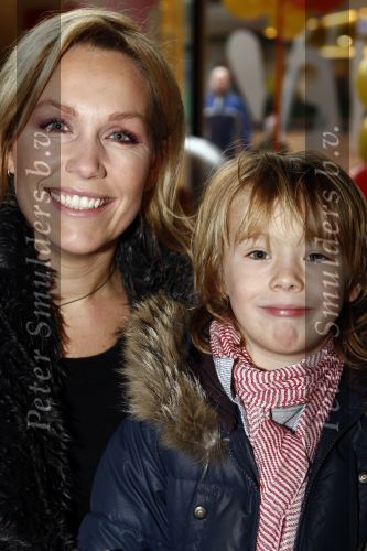 Amsterdam 7 februari 2009
Premiere disneyfilm Bolt in pathe arena. Tanja Jess met zoontje Billy
Peter Smulders bv