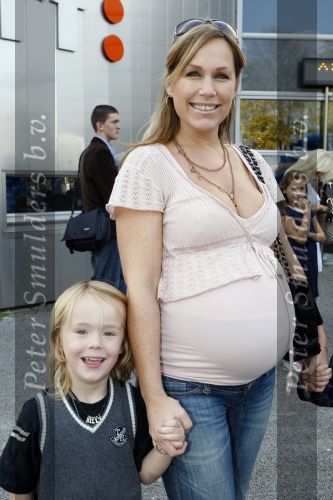 Amsterdam 7 oktober 2007
Premiere Matroos in de doos in de meervaart. Een zwangere Tanja Jess met Billie