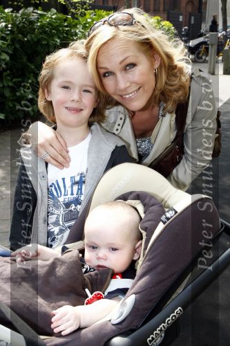 Amsterdam 23 april 2008
Presentatie nieuwe magazine Mama in hotel arena. tanja Jess met zoontjes
Peter Smulders bv