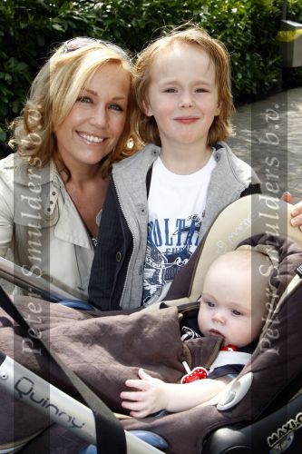 Amsterdam 23 april 2008
Presentatie nieuwe magazine Mama in hotel arena. tanja Jess met zoontjes
Peter Smulders bv