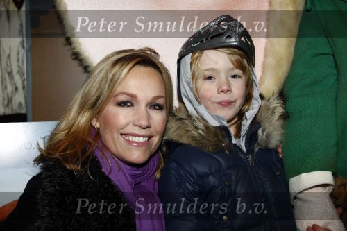 Amsterdam 25 januari 2009
Premiere de dappere muis in Tuschinski. Tanja Jess met zoontje Billy
Peter Smulders bv