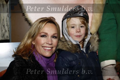 Amsterdam 25 januari 2009
Premiere de dappere muis in Tuschinski. Tanja Jess met zoontje Billy
Peter Smulders bv