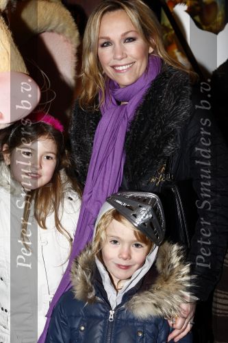 Amsterdam 25 januari 2009
Premiere de dappere muis in Tuschinski. Tanja Jess met zoontje Billy
Peter Smulders bv