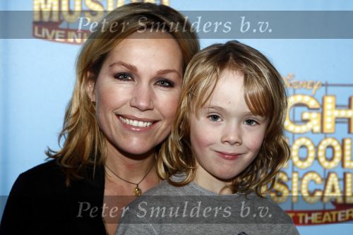 Tilburg 25 januari 2009
Premiere High school musical in schouwburg Tilburg. Tanja Jess met zoontje Billy
Peter Smulders bv