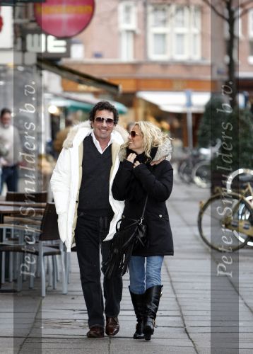 Amsterdam 25 maart 2008
Tatjana verliefd met haar nieuwe vriend Ronnie Rosenbaum op de beethovenstraat.
Peter Smulders bv