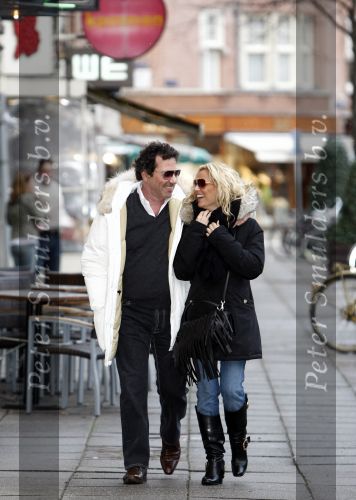 Amsterdam 25 maart 2008
Tatjana verliefd met haar nieuwe vriend Ronnie Rosenbaum op de beethovenstraat.
Peter Smulders bv