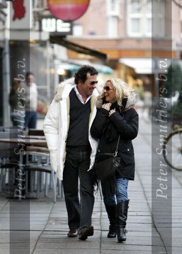 Amsterdam 25 maart 2008
Tatjana verliefd met haar nieuwe vriend Ronnie Rosenbaum op de beethovenstraat.
Peter Smulders bv