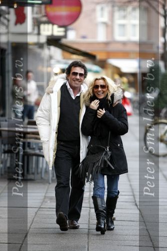 Amsterdam 25 maart 2008
Tatjana verliefd met haar nieuwe vriend Ronnie Rosenbaum op de beethovenstraat.
Peter Smulders bv