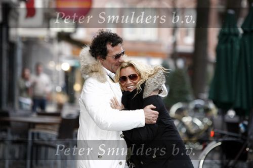 Amsterdam 25 maart 2008
Tatjana verliefd met haar nieuwe vriend Ronnie Rosenbaum op de beethovenstraat.
Peter Smulders bv