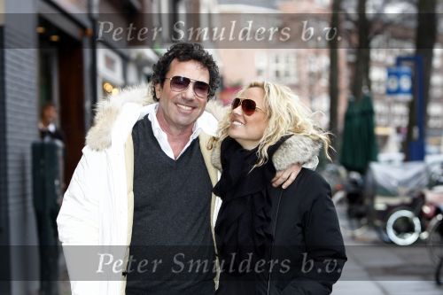 Amsterdam 25 maart 2008
Tatjana verliefd met haar nieuwe vriend Ronnie Rosenbaum op de beethovenstraat.
Peter Smulders bv