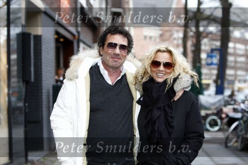 Amsterdam 25 maart 2008
Tatjana verliefd met haar nieuwe vriend Ronnie Rosenbaum op de beethovenstraat.
Peter Smulders bv