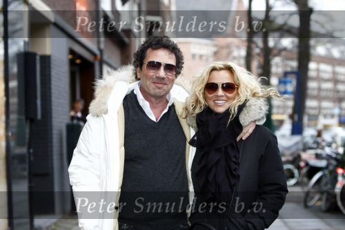 Amsterdam 25 maart 2008
Tatjana verliefd met haar nieuwe vriend Ronnie Rosenbaum op de beethovenstraat.
Peter Smulders bv