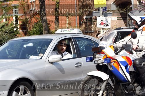 Amsterdam 1 mei 2008
Taxi chauffeur heeft ruzie met ee politie agent.
Peter Smulders bv