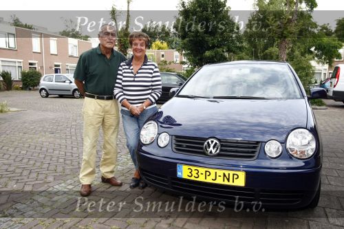 Den Haag 20 juni 2008
Ien en Theo Borg bij hun auto. 
Vanwege de hoge benzineprijs kunnen ze bijna geen auto meer rijden