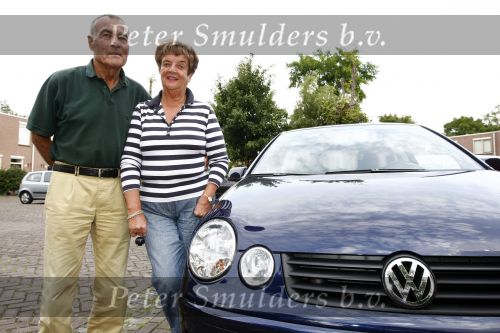 Den Haag 20 juni 2008
Ien en Theo Borg bij hun auto. 
Vanwege de hoge benzineprijs kunnen ze bijna geen auto meer rijden