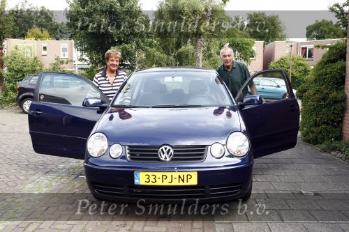 Den Haag 20 juni 2008
Ien en Theo Borg bij hun auto. 
Vanwege de hoge benzineprijs kunnen ze bijna geen auto meer rijden