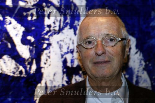 Amsterdam 7 december 2007
Theo Heuft met vriendin op de miljonairsfair. Hij verkoopt tegenwoordig kunst.