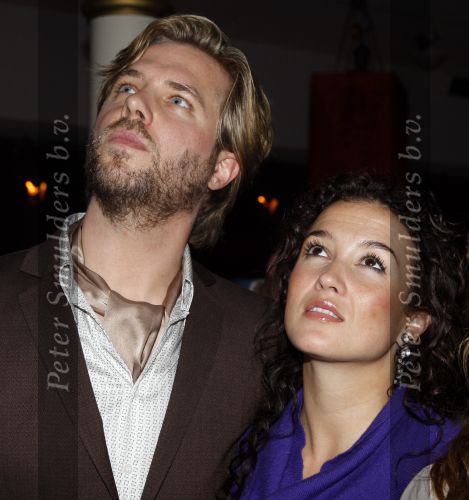 Kaatsheuvel 25 november 2007
Katja Schuurman Thijs Romer en Tara Elders bij kerstborrel Princess ivm presentatie nieuwe film.