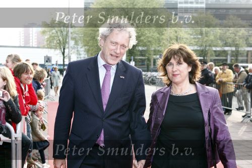 Utrecht 28 april 2009
Pieter v Vollenhoven viert zijn 70e verjaardag in het Beatrix theater in Utrecht. Thom de Graaf met zijn vrouw
Peter Smulders bv