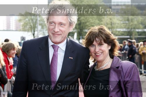 Utrecht 28 april 2009
Pieter v Vollenhoven viert zijn 70e verjaardag in het Beatrix theater in Utrecht. Thom de Graaf met zijn vrouw
Peter Smulders bv
