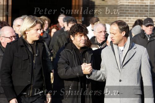 Gendringen 15 december 2007
Begrafenis Arne Jansen . Thomas Berge met manager en Dennie Christian