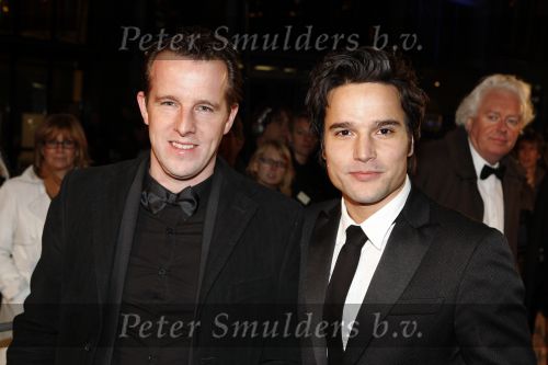 Amsterdam 19 november 2007
Premiere van de scheepsjongens van de bontekoe in tuschinski. Tim Oliehoek met vriend