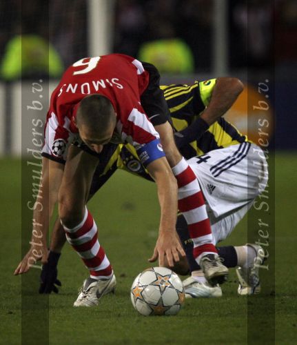 Eindhoven, 23 Oktober 2007
Champions League wedstrijd PSV-Fenerbahce, eindstand 0-0
Seizoen 2007/2008
Timmy Simons in duel met Deniz Baris