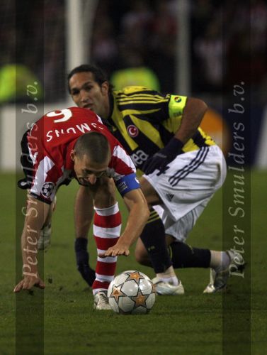Eindhoven, 23 Oktober 2007
Champions League wedstrijd PSV-Fenerbahce, eindstand 0-0
Seizoen 2007/2008
Timmy Simons in duel met Deniz Baris