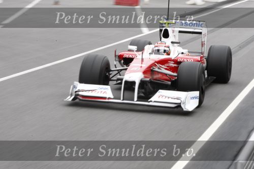 Barcelona 11 maart 2009
Test dag voor de formule 1 teams op het circuit van Barcelona. Timo Glock voor Toyota
Peter Smulders bv