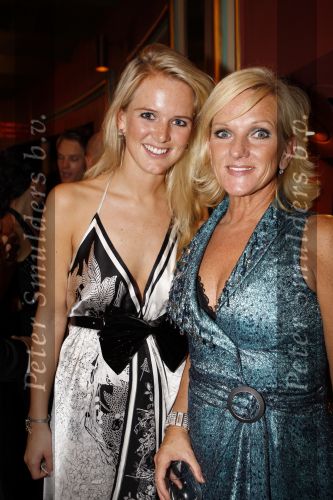 Amsterdam 5 oktober 2007
Koningin Beatrix Joop  v d Ende en Janine v d Ende bij de premiere van Ciske de Rat in Carre.  Tineke Schouten  met dochter