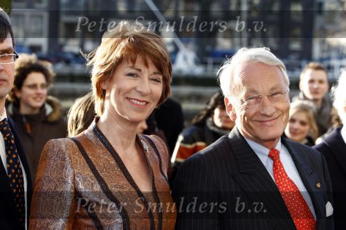 Amsterdam 1 februari 2008
Feest koningin Beatrix en Prinses Margriet voor hun 70e en 65e verjaardag in Carre.
Tineke de Groot met vriend ... Fabius