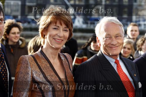 Amsterdam 1 februari 2008
Feest koningin Beatrix en Prinses Margriet voor hun 70e en 65e verjaardag in Carre.
Tineke de Groot met vriend ... Fabius