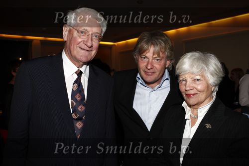 Hilversum 11 januari 2009
Willeke Alberti foundation bij studio 21. Titus Kramer met zijn ouders
Peter Smulders bv