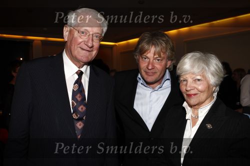 Hilversum 11 januari 2009
Willeke Alberti foundation bij studio 21. Titus Kramer met zijn ouders
Peter Smulders bv