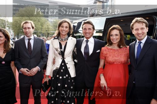 Utrecht 28 april 2009
Pieter v Vollenhoven viert zijn 70e verjaardag in het Beatrix theater in Utrecht. Prins Maurits Prinses Marilene Prins Floris Prinses Aimee zwanger Tjalling ten Cate en Prinses Annette
Peter Smulders bv