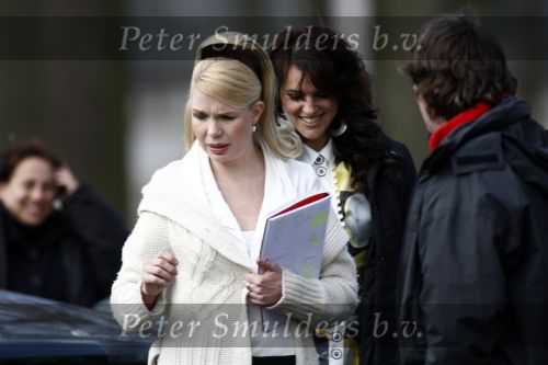 Laren 14 april 2008
Opnames Gooische vrouwen  met Linda de Mol Susan Visser Tjitske Reidinga en Alex Klaasen. Ze rijden in Gooische vrouwen met Linda de Mol haar porsche cabrio.