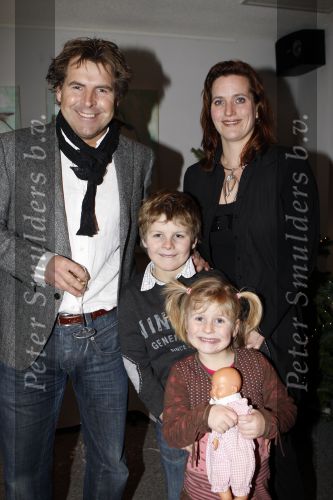 Sprang Capelle 9 december 2007
Presentatie DVD Ratatouille. Toine v Peperstraten met vrouw en kinderen