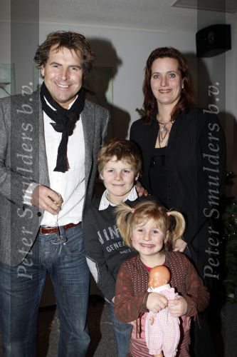 Sprang Capelle 9 december 2007
Presentatie DVD Ratatouille. Toine v Peperstraten met vrouw en kinderen
