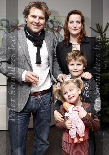 Sprang Capelle 9 december 2007
Presentatie DVD Ratatouille. Toine v Peperstraten met vrouw en kinderen