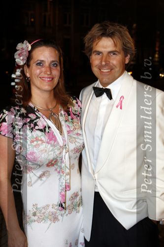 Amsterdam 29 september 2008
Pink Ribbon gala in het concert gebouw.Toine v Peperstraten met vrouw
Peter Smulders bv