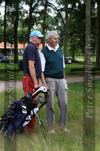 Sint Michielsgestel, 7 Juli 2008
NK senioren heren professionals op GC de Dommel
Tom O Mahoney met o.a. zijn caddy en Jan Dorrenstein