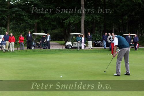 Sint Michielsgestel, 7 Juli 2008
NK senioren heren professionals op GC de Dommel
Tom O Mahoney met o.a. zijn caddy en Jan Dorrenstein