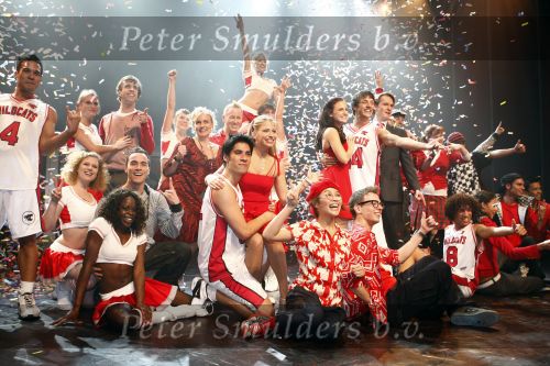 Tilburg 25 januari 2009
Premiere High school musical in de schouwburg van Tilburg met in de hoofdrollen Tommie Christiaan Nathalie v Gent Sarah Chronis Paul Boereboom Maickel Leijenhorst en Natalie la Rose.
Peter Smulders bv