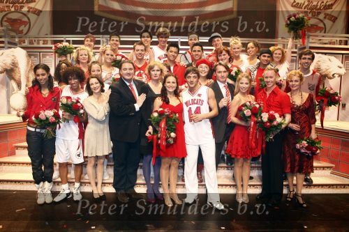 Tilburg 25 januari 2009
Premiere High school musical in de schouwburg van Tilburg met in de hoofdrollen Tommie Christiaan Nathalie v Gent Sarah Chronis Paul Boereboom Maickel Leijenhorst en Natalie la Rose.
Peter Smulders bv