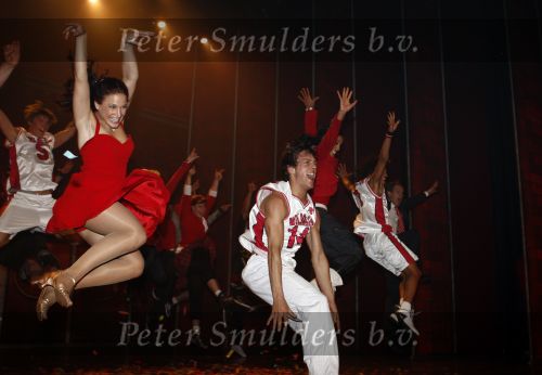 Tilburg 25 januari 2009
Premiere High school musical in de schouwburg van Tilburg met in de hoofdrollen Tommie Christiaan Nathalie v Gent Sarah Chronis Paul Boereboom Maickel Leijenhorst en Natalie la Rose.
Peter Smulders bv