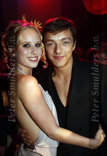 Tilburg 25 januari 2009
Premiere High school musical in de schouwburg van Tilburg met in de hoofdrollen Tommie Christiaan Nathalie v Gent Sarah Chronis Paul Boereboom Maickel Leijenhorst en Natalie la Rose. Tommy met zijn vriendin Eefje
Peter Smulders bv