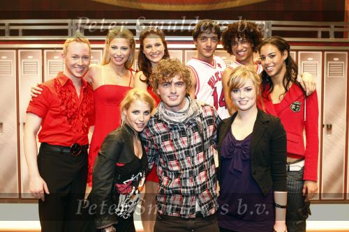 Tilburg 25 januari 2009
Premiere High school musical in de schouwburg van Tilburg met in de hoofdrollen Tommie Christiaan Nathalie v Gent Sarah Chronis Paul Boereboom Maickel Leijenhorst en Natalie la Rose. acteurs Huis anubis
Peter Smulders bv