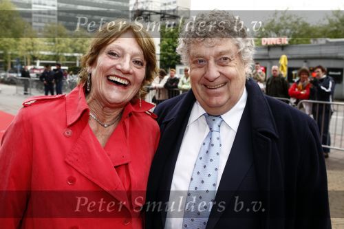 Utrecht 28 april 2009
Pieter v Vollenhoven viert zijn 70e verjaardag in het Beatrix theater in Utrecht. Tonny Eyk met vrouw