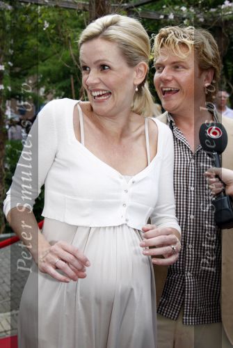 Amsterdam 12 mei 2008
Surprise party voor de 50e verjaardag van simone Kleinsma in hotel arena. 
Tooske Breugem hoogzwanger met Bastiaan Ragas
Tooske Ragas
