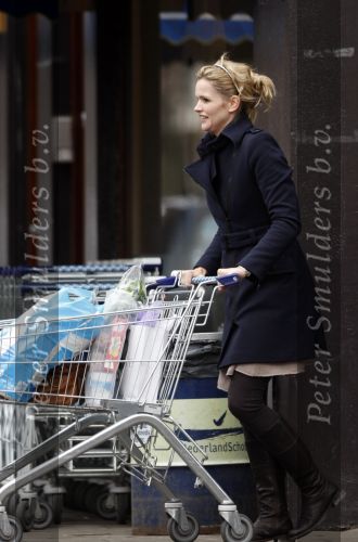 Amsterdam 14 januari 2009
Tooske Ragas op de fiets boodschappen aan het doen.
Peter Smulders bv